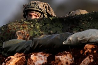 Ισραηλινός στρατιώτης στα σύνορα με τον Λίβανο